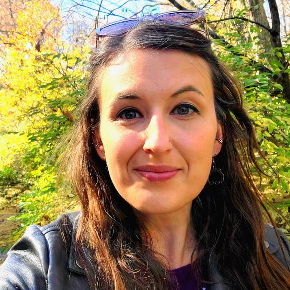 Meet your Posher, Sarah - Picture 1 of 1